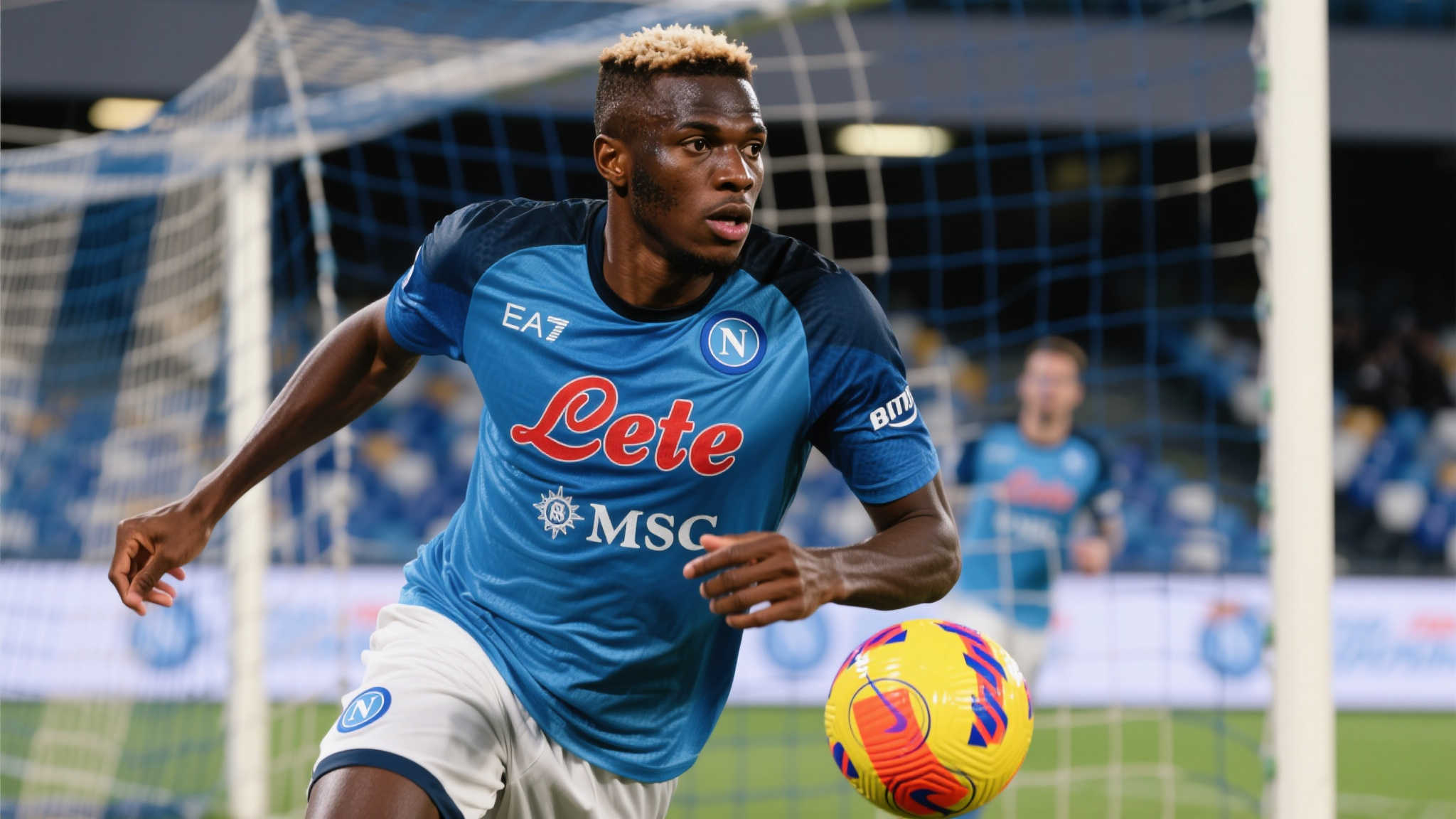 作为当前意甲赛场最火热的前锋之一，维克托·奥斯梅恩